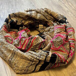 URBAN OUTFITTERS  |  ECOTÉ  | Infinity Scarf | Cream, Black & Pink